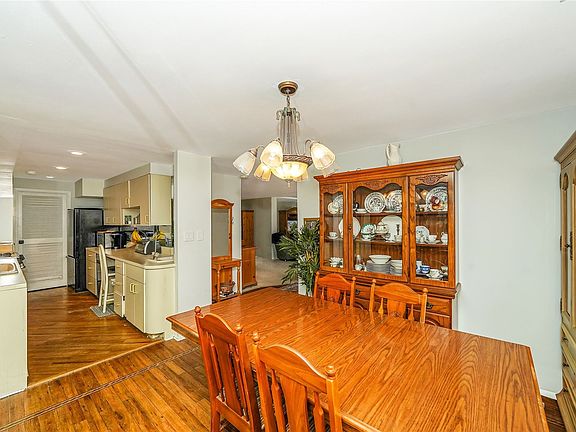5th image of 206 Skyline Dr #206
