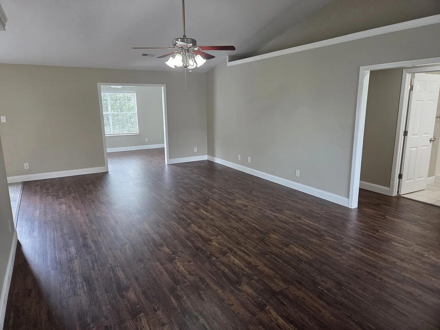 3 bed, 1700 sqft, $2,200 — Photo 4