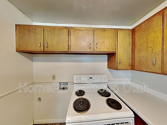 4th image of 1384 S Lincoln St APT 1