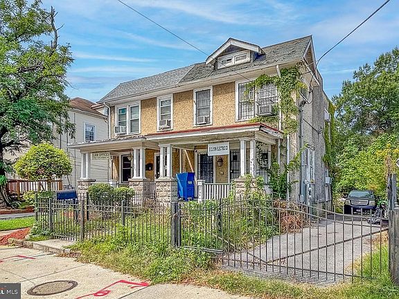2nd image of 3726 12th St NE
