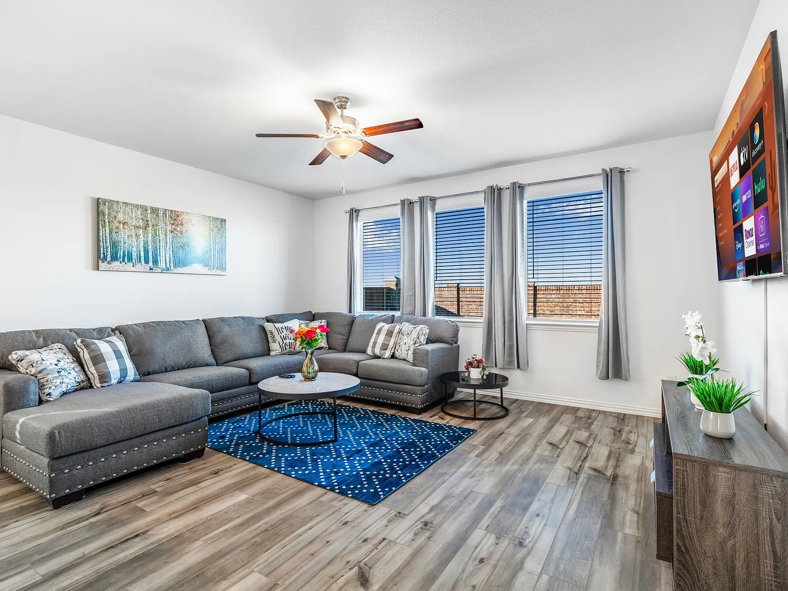 4 bed, 2010 sqft, $4,500 — Photo 3