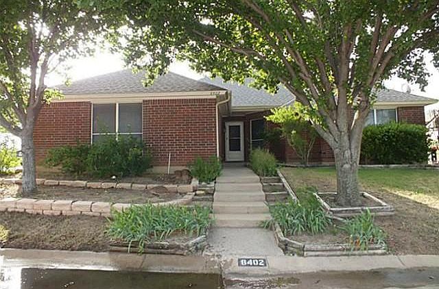 1st image of 8402 Golf Club Cir