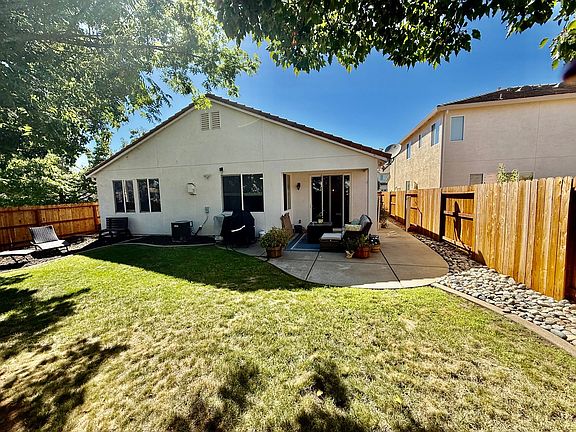 3rd image of 401 Tara Bella Pl