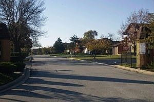 2nd image of 1418 Woodhollow Ln