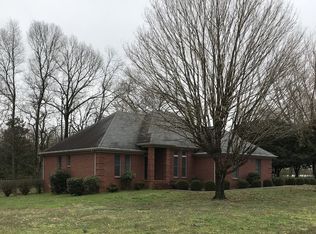 55 Bridlewood Dr, Fayetteville, TN 37334