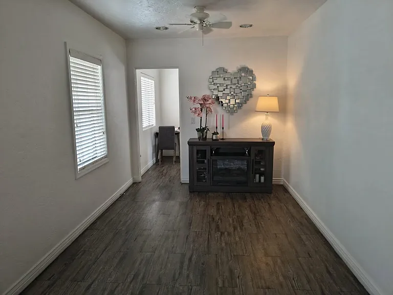 531 E Osborn Rd — Photo 13