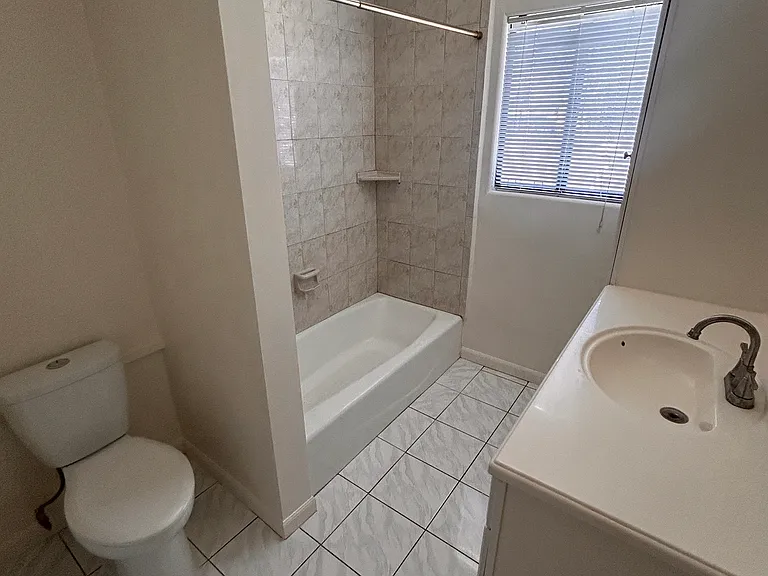 5935 Buffalo Ave — Photo 10