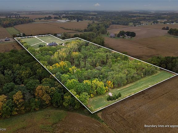 4th image of 706 Township Road 1600
