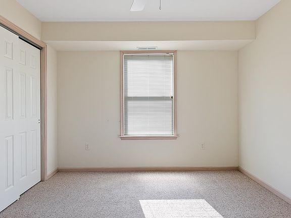 5th image of 214 39th St