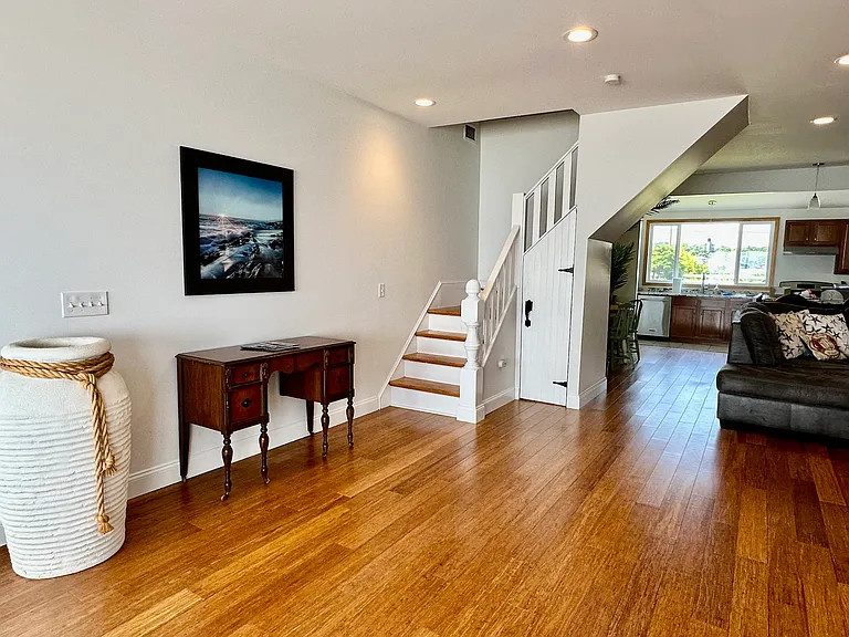 Edgemere Dr — Photo 11