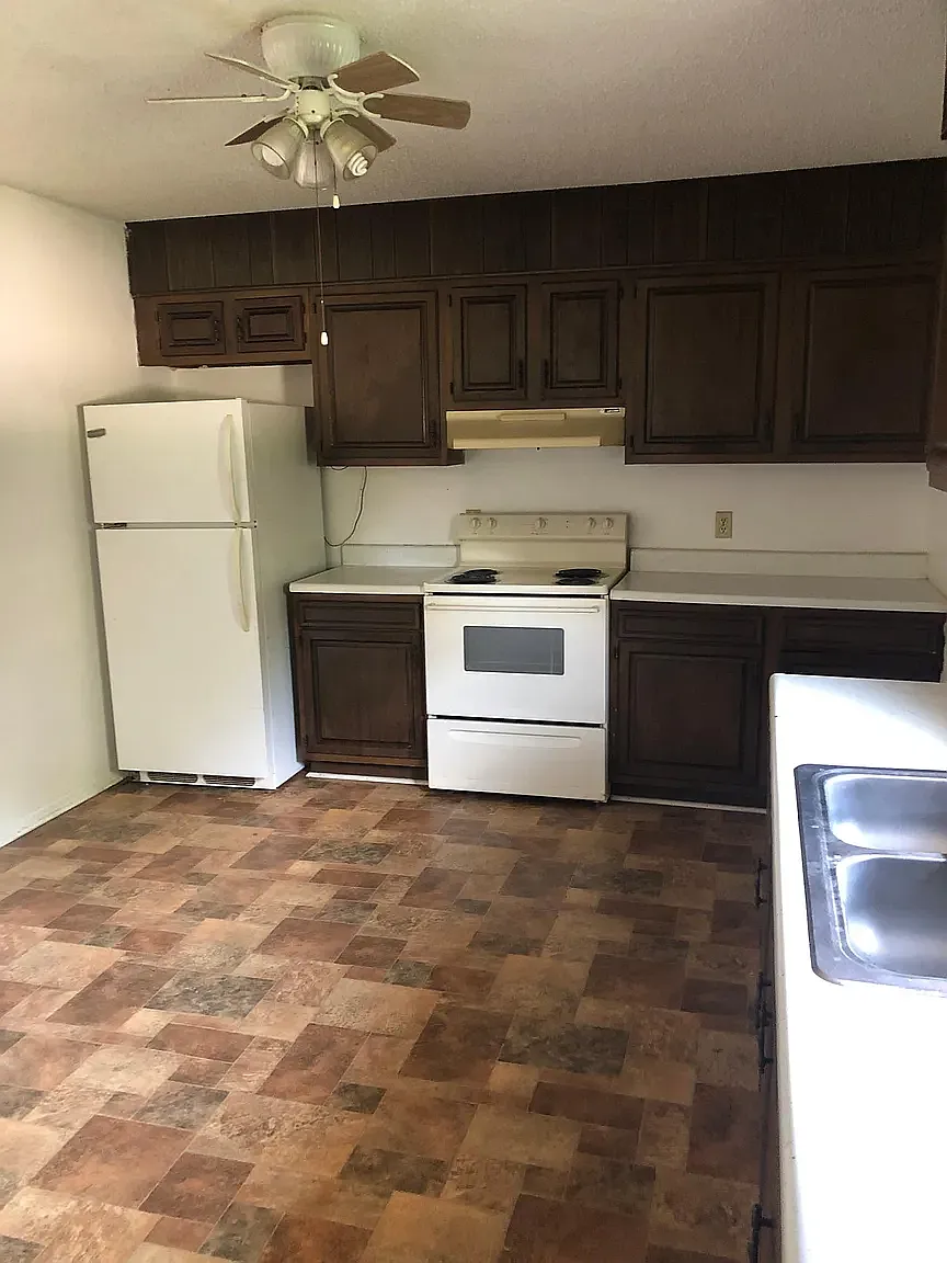 2 bed, 983 sqft, $800 — Photo 2