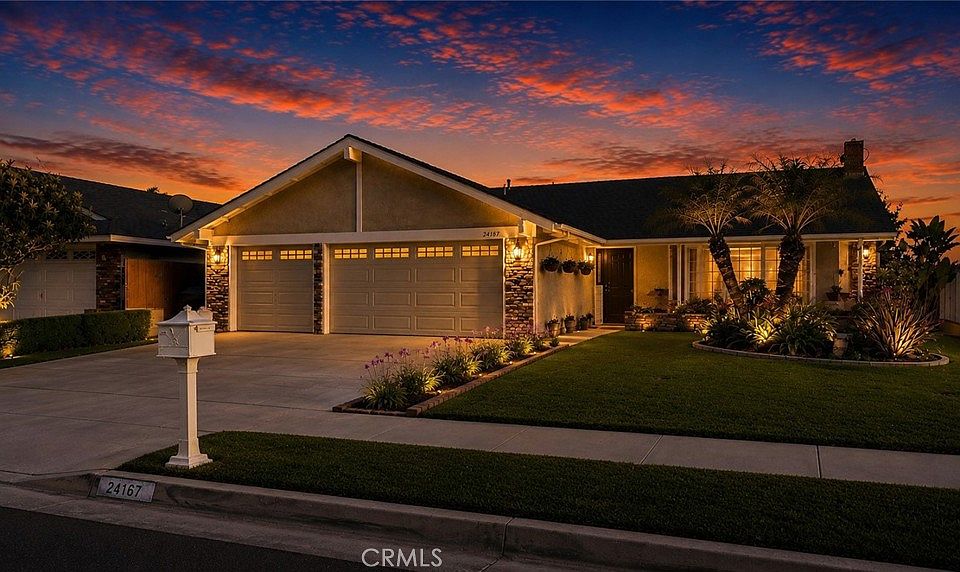 1st image of 24167 Via Vargas Dr