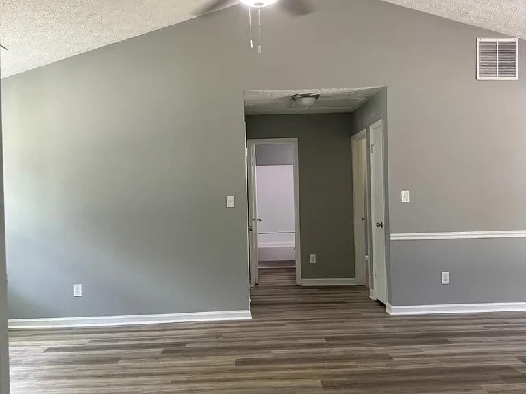 171 Adrian Dr — Photo 12