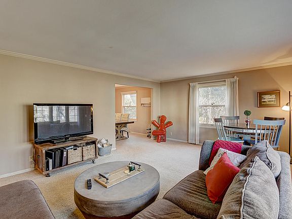 4th image of 3111 E Hampshire St #3111