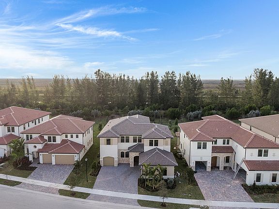 5th image of 9065 W Parkland Bay Trl