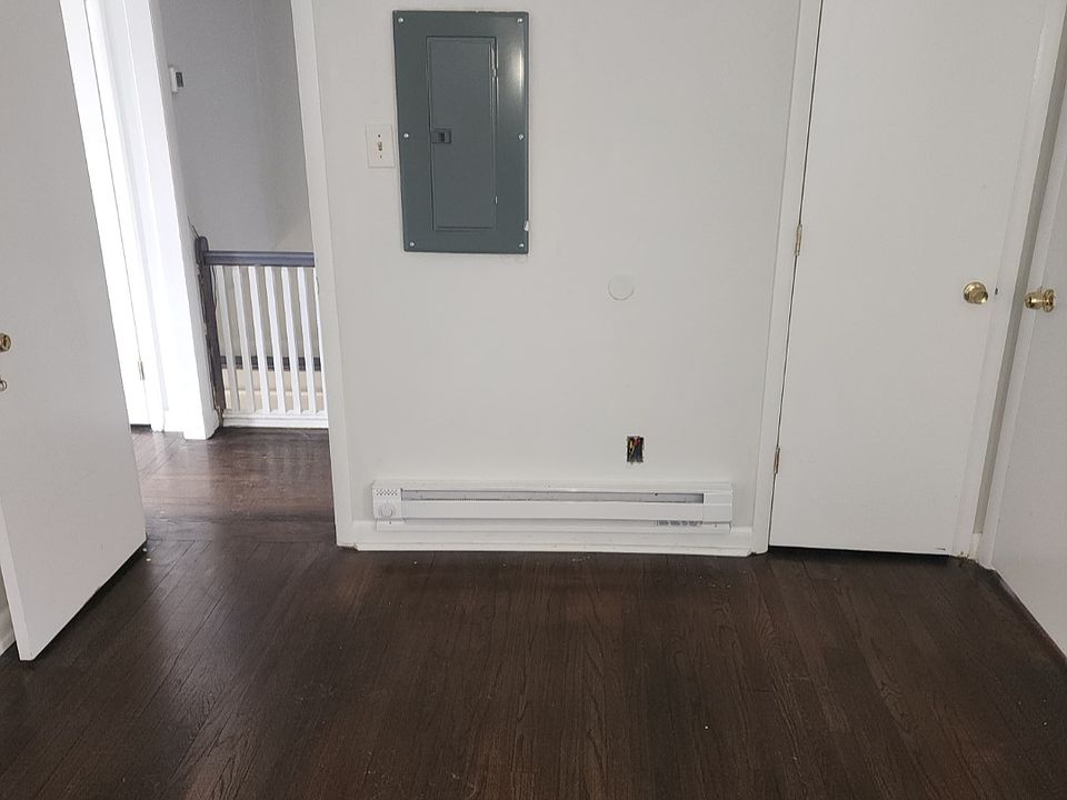 1st image of 718 W Maple Ave