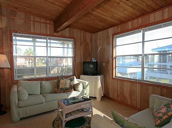 3rd image of 21915 Frio Dr