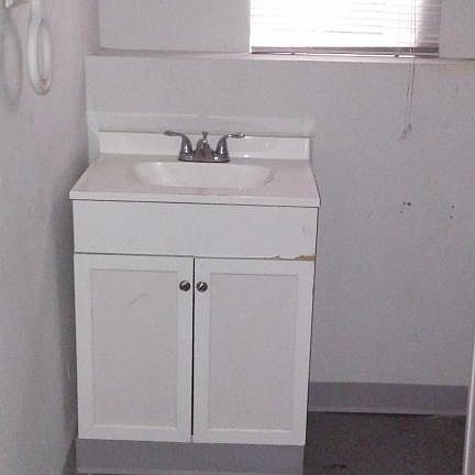 5th image of 1112 N Pershing Ave