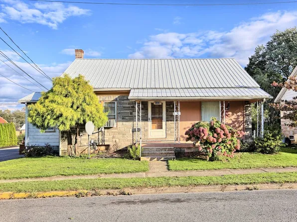 1009 Orange St, Selinsgrove, PA 17870