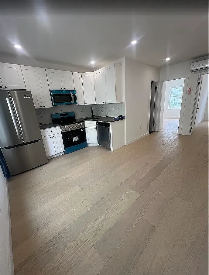 93-07 69th Avenue — Photo 3