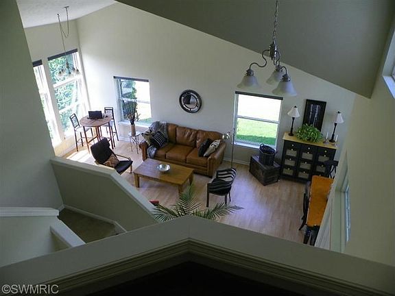 3rd image of 778 Firestone Dr SE
