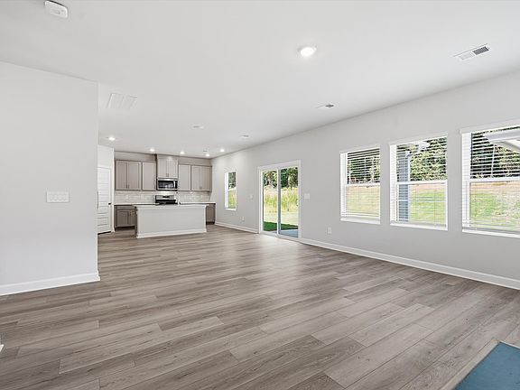 Welcome to the Jamestown floorplan at Wexford Park.