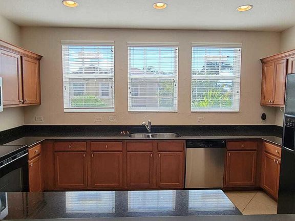 3rd image of 870 Marina Del Ray Ln Unit 3