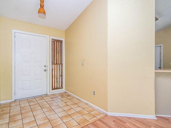 5th image of 1630 Carter Oaks Dr