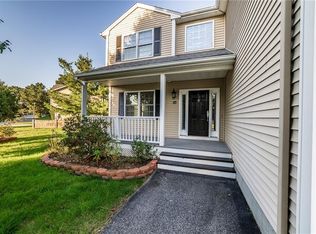 16 Danielle Dr, Woonsocket, RI 02895