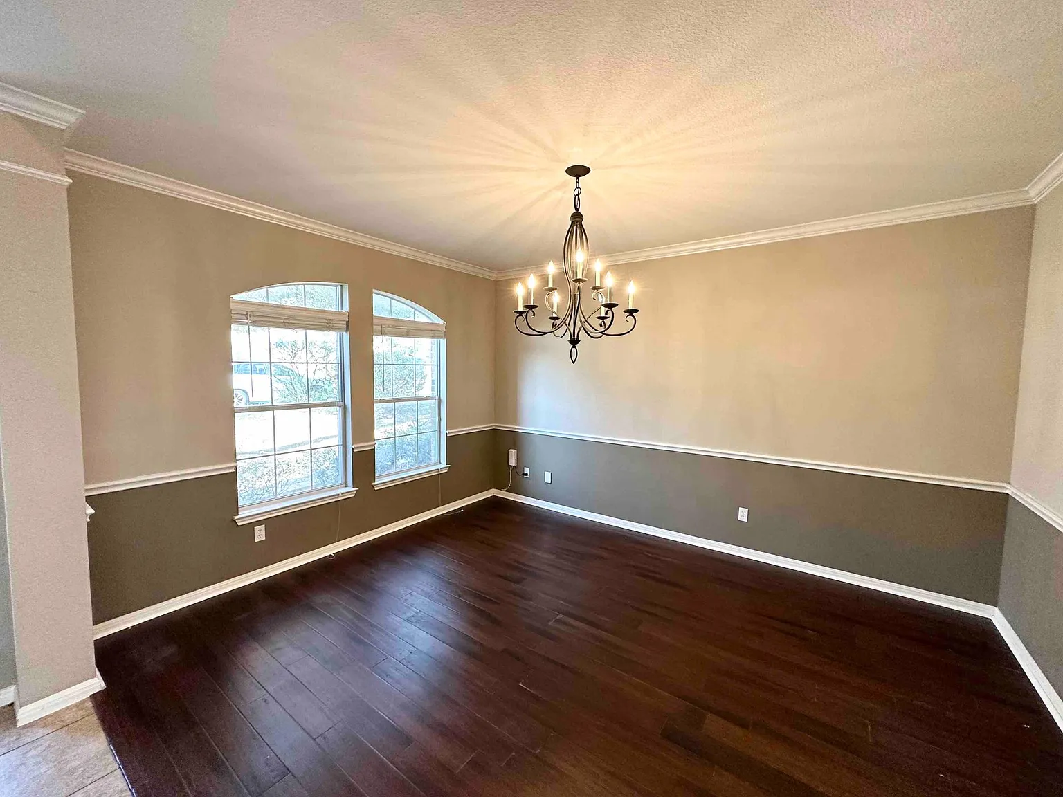 5 bed, 3.5 bath, 3451 sqft, $3,099 — Photo 3