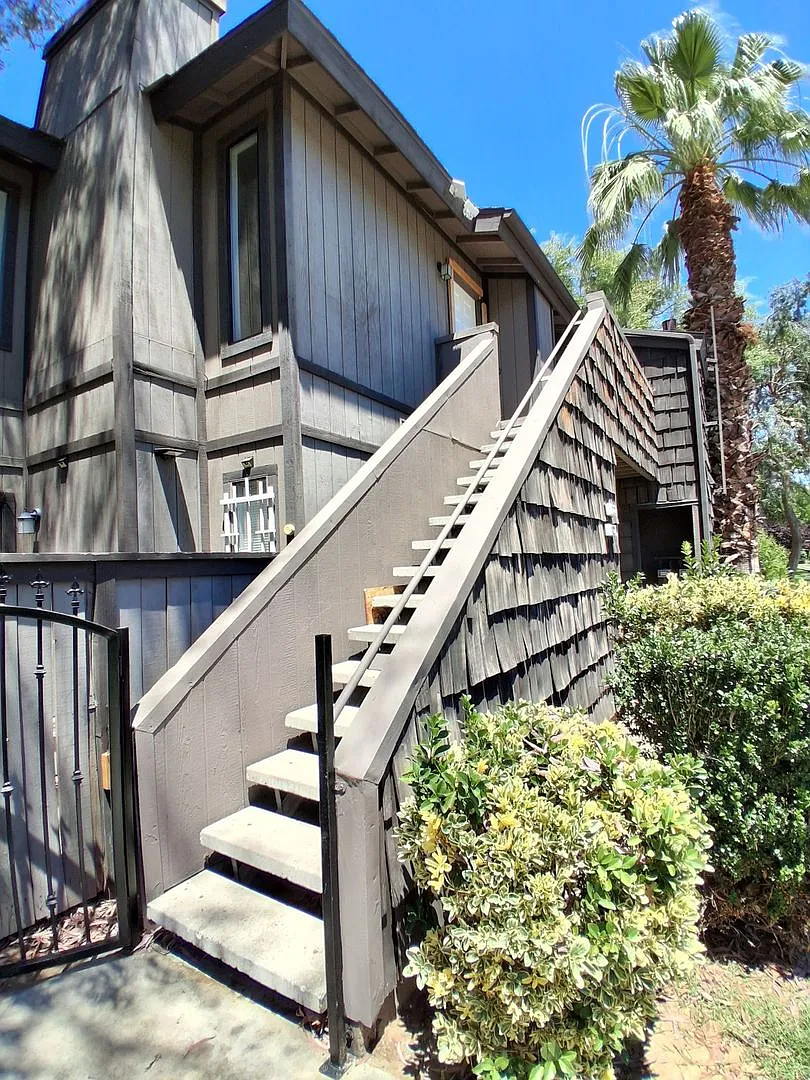 Move-In Special: Half Off The 1st Month's Rent Beautifully Updated 2 Bedroom, 1 Bathroom Condo! — Photo 1