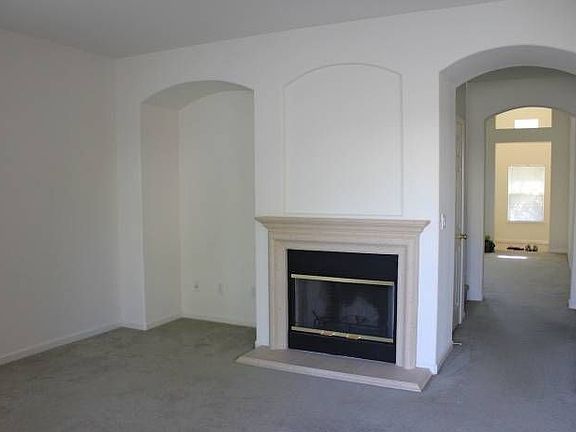 family room w/fireplace