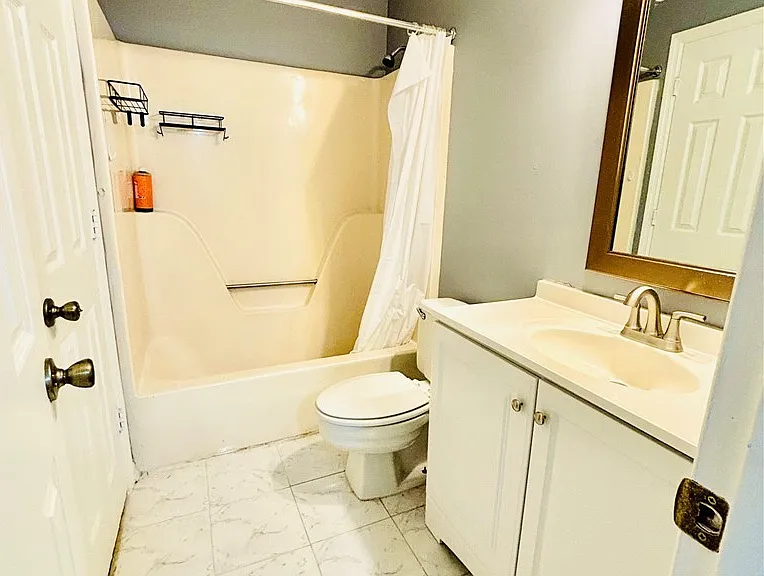 108 Barrington Dr #1 — Photo 13