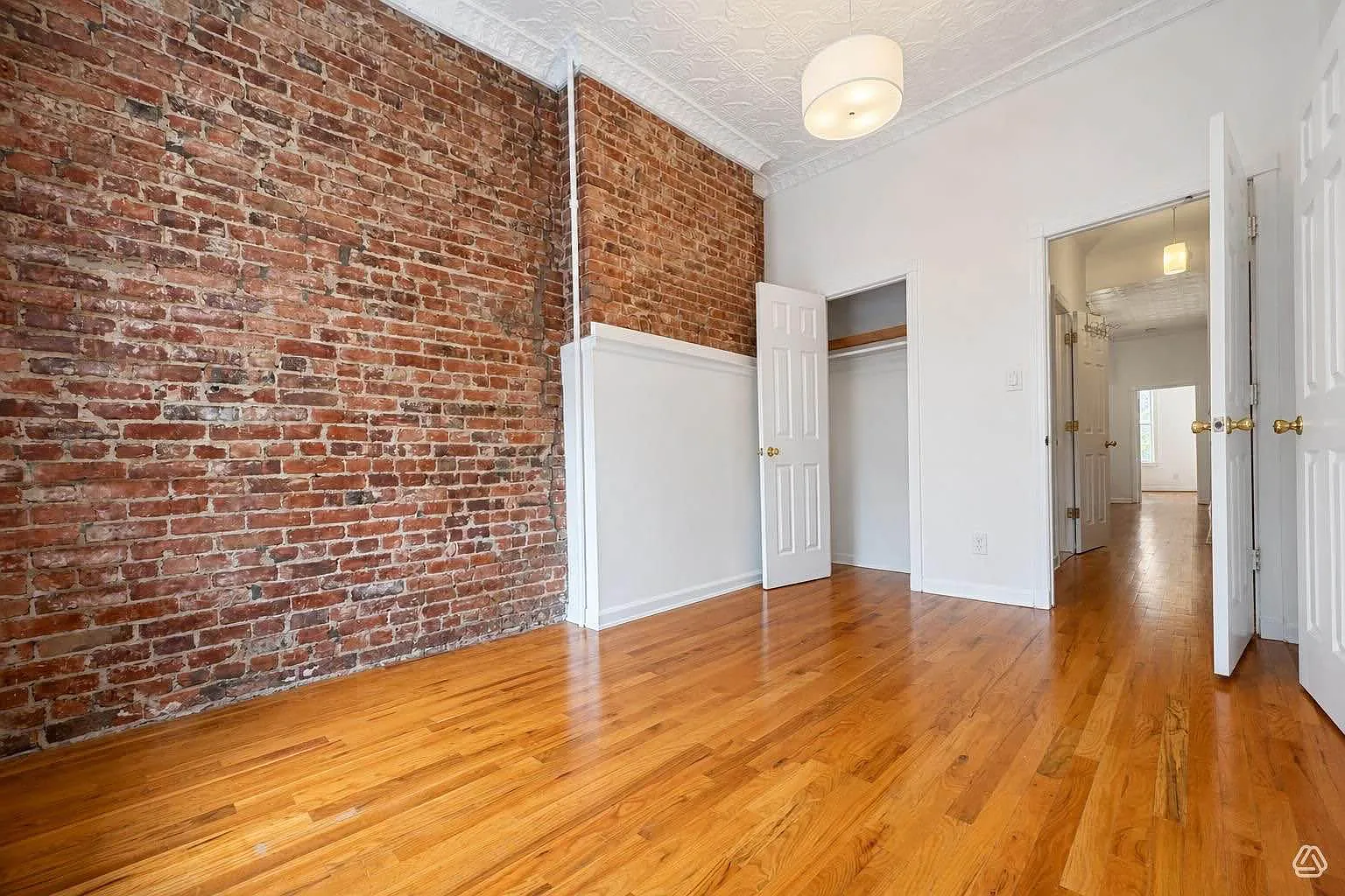 179 Irving Avenue — Photo 4