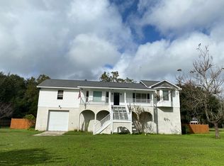 28 Stuart St, Seabrook, SC 29940