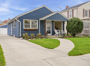 2011 N 85th St, Wauwatosa, WI 53226