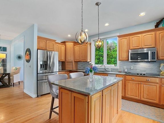 5th image of 73 Scotland Rd