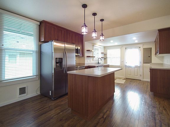 5th image of 1228 W 5th St