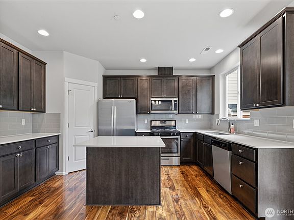 4th image of 2906 S 135th Street