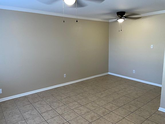 4th image of 4710 Airport Blvd #205
