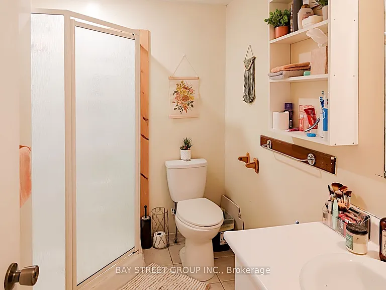 38 Noecker St #UPPER FLOOR — Photo 8