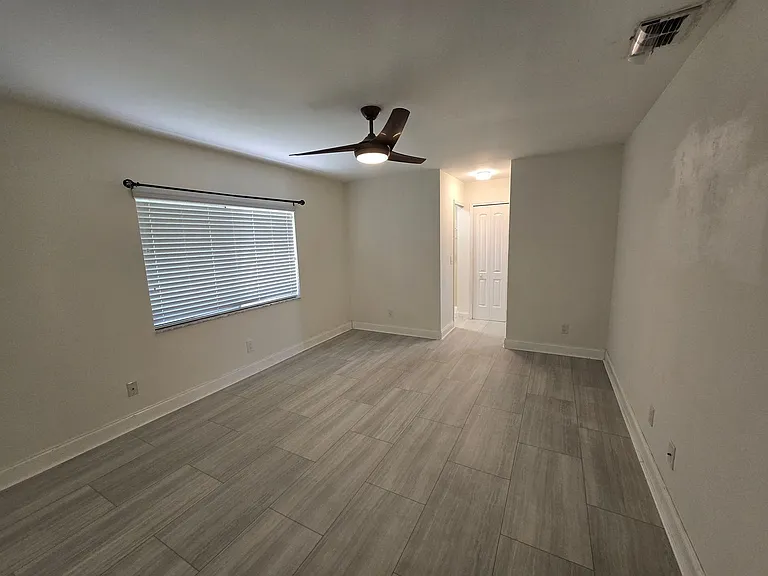 3027 SW 23rd Ave — Photo 9