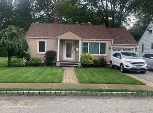 9 Morris Ave, Riverdale, NJ 07457