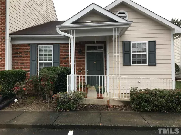 27 Signet Dr, Durham, NC 27704