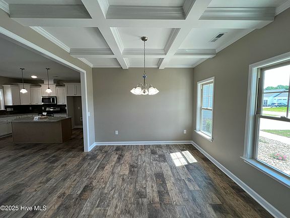 4th image of 100 Dunbar Hill Drive