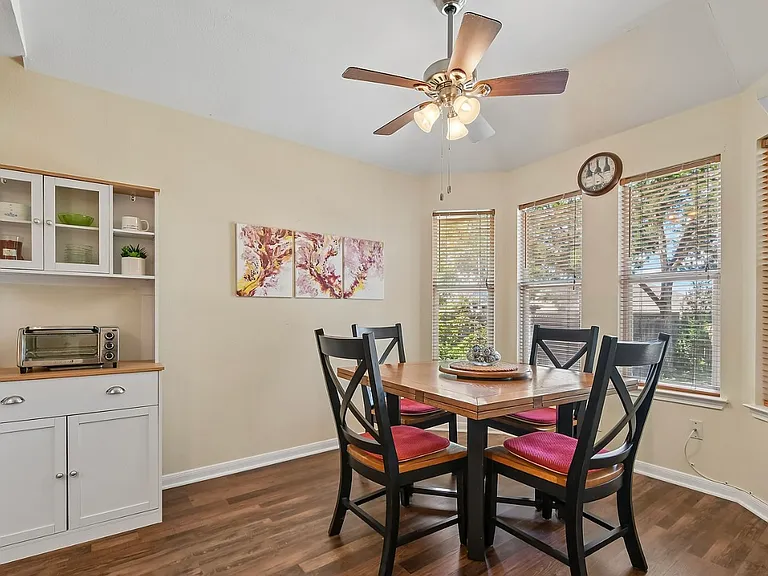 916 Moon Glow Dr — Photo 5