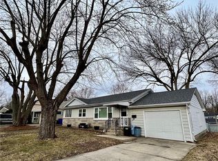 45 Ohio Dr, Decatur, IL 62526