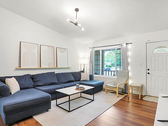 5th image of 4634 Clayburn Dr