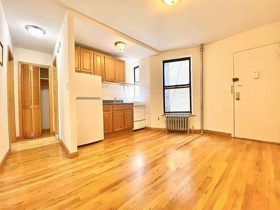 2nd image of 146 E 98th St APT 19