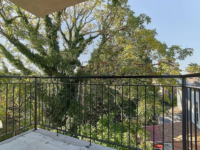 3215 Clarendon Rd #3R — Photo 9